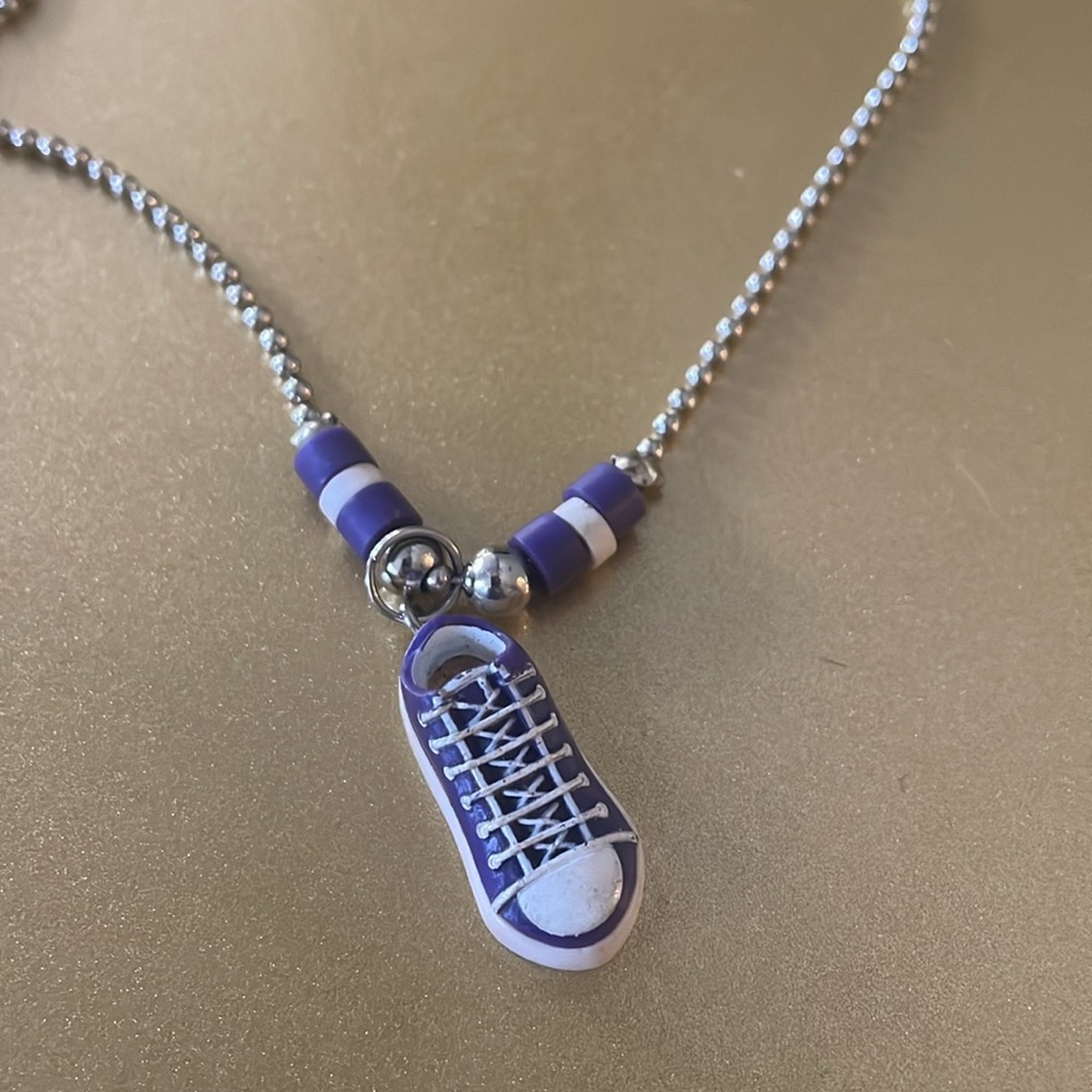 Vintage Y2K Silver Tone Beaded 18 inch Necklace w/ Purple & White Shoe Charm